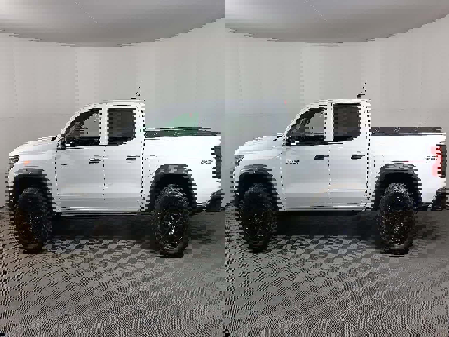 Used 2023 Chevrolet Colorado Trail Boss w/ Safety Package image 7