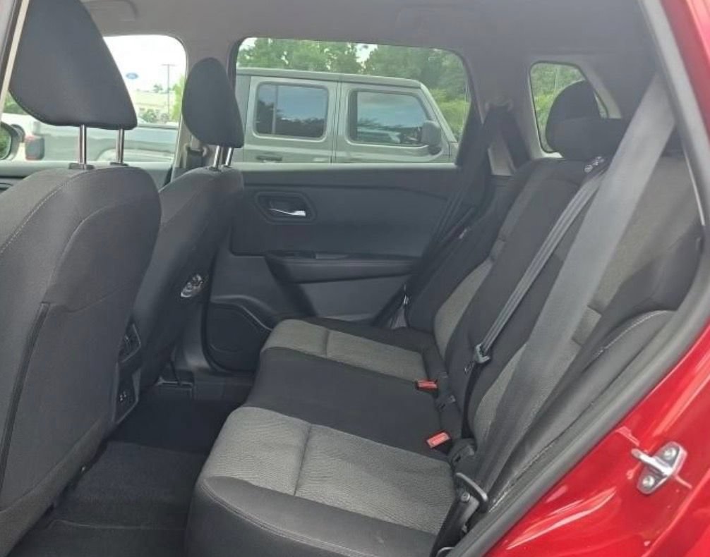 Used 2026 Nissan Rogue SV FWD image 7