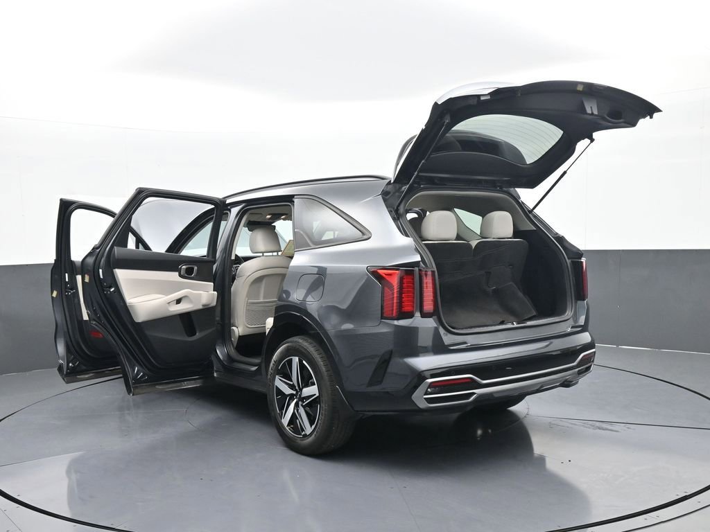 Used 2023 Kia Sorento S image 70