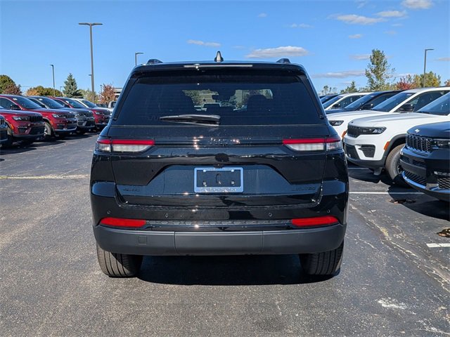New 2025 Jeep Grand Cherokee Limited w/ Black Appearance Package image 4