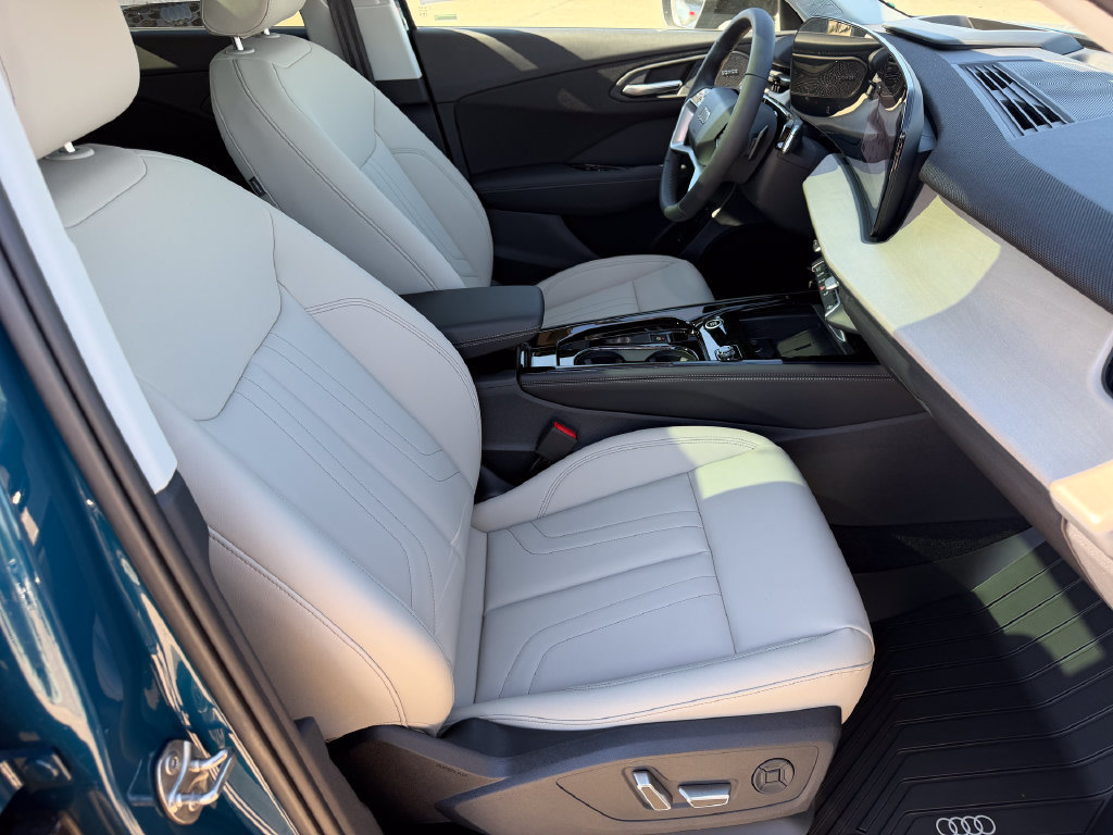 New 2026 Audi Q3 quattro 2.0T AWD/4WD image 8