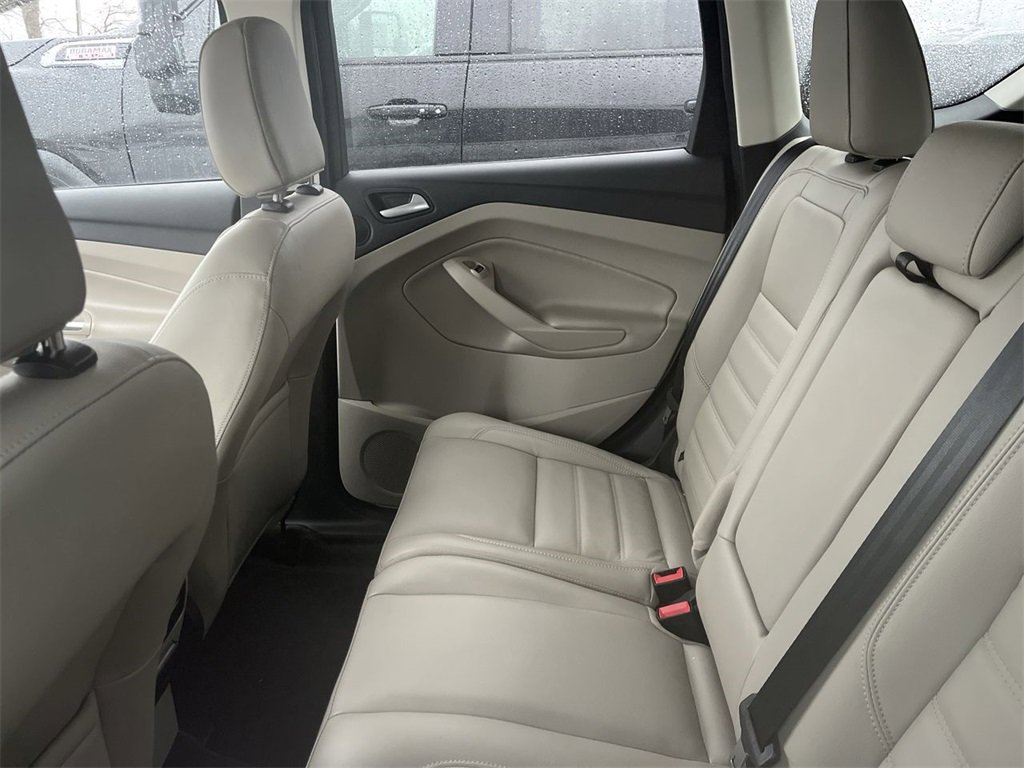 Used 2019 Ford Escape Titanium image 4