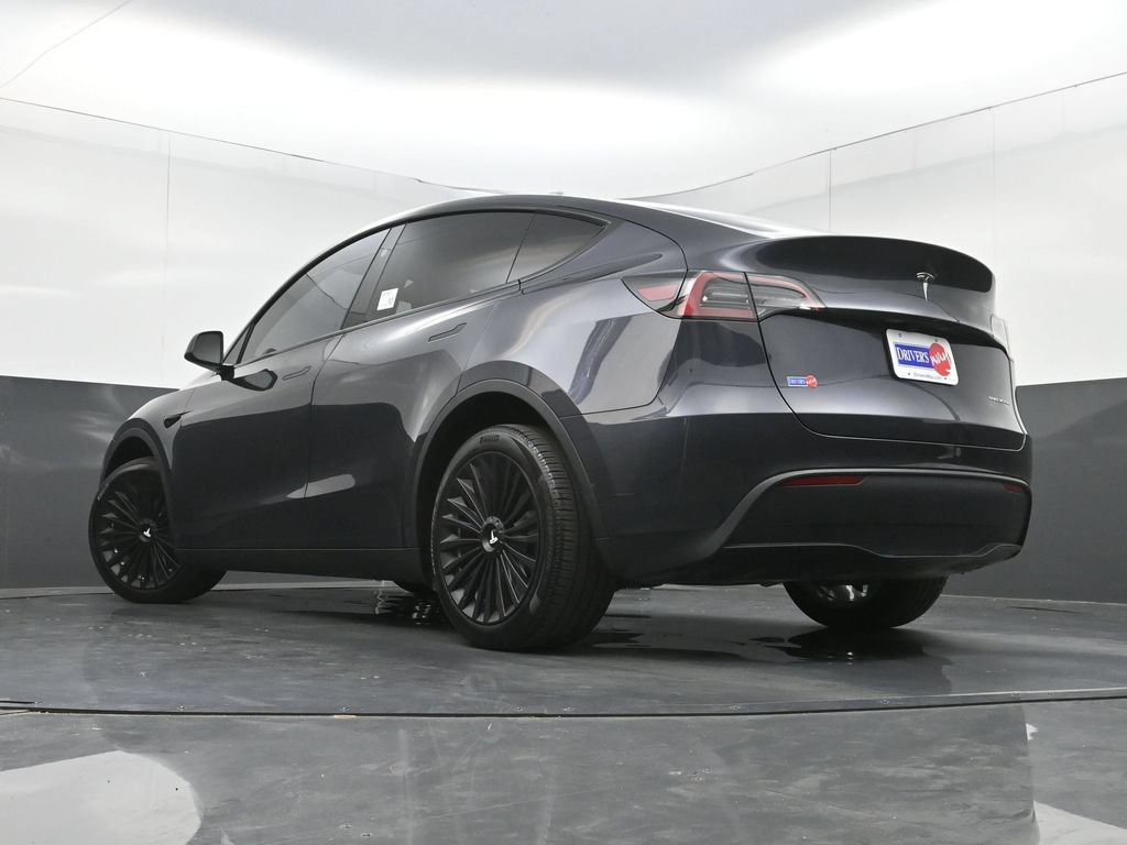 Used 2024 Tesla Model Y Long Range AWD/4WD image 27