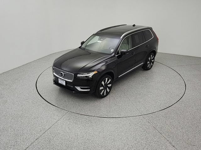 Certified 2025 Volvo XC90 T8 Plus w/ Protection Package Premier AWD/4WD image 13