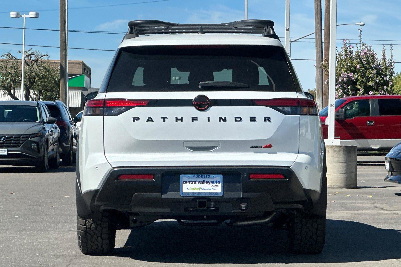 New 2026 Nissan Pathfinder Rock Creek w/ Rock Creek Premium Package AWD/4WD image 4