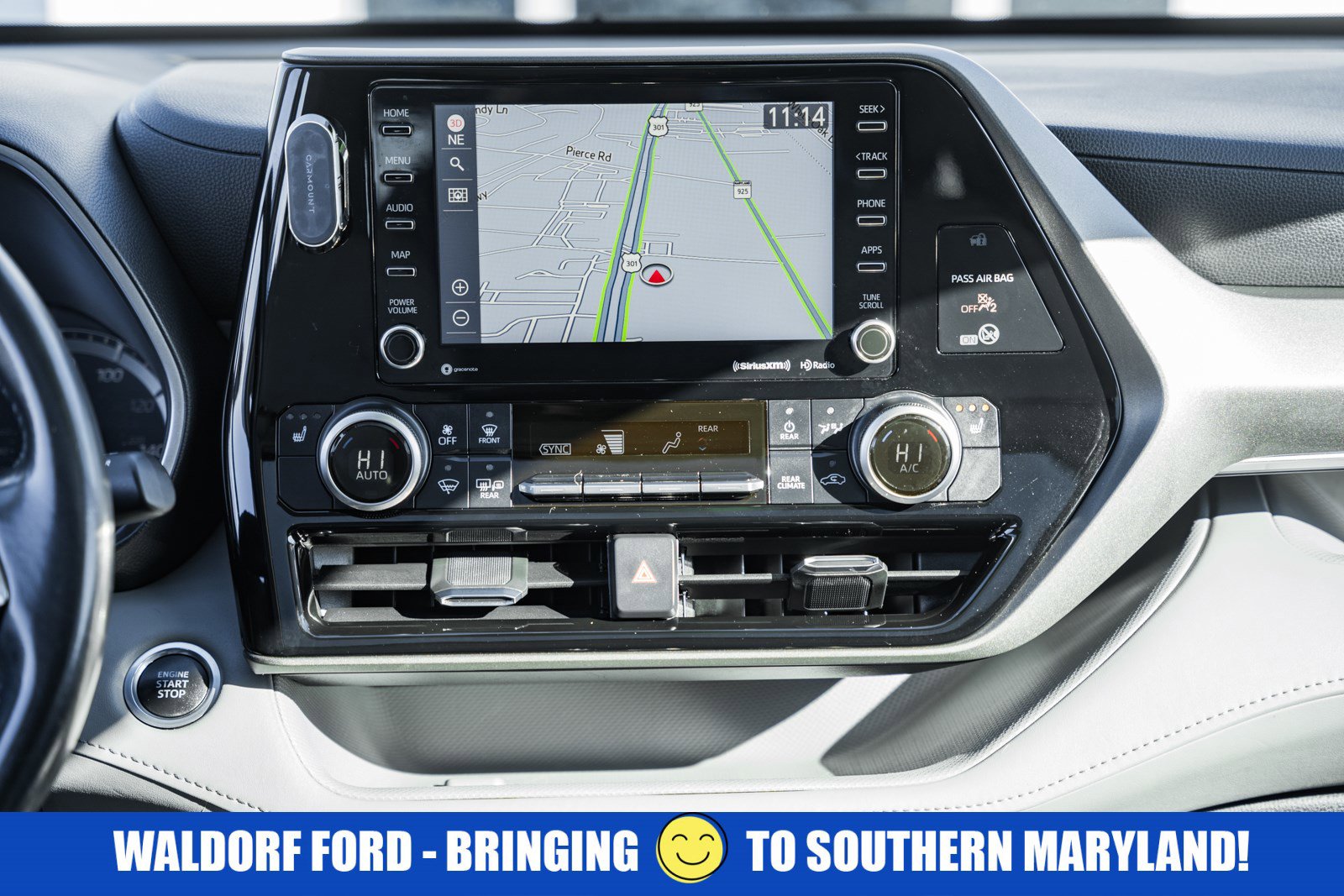 Used 2020 Toyota Highlander XLE image 21