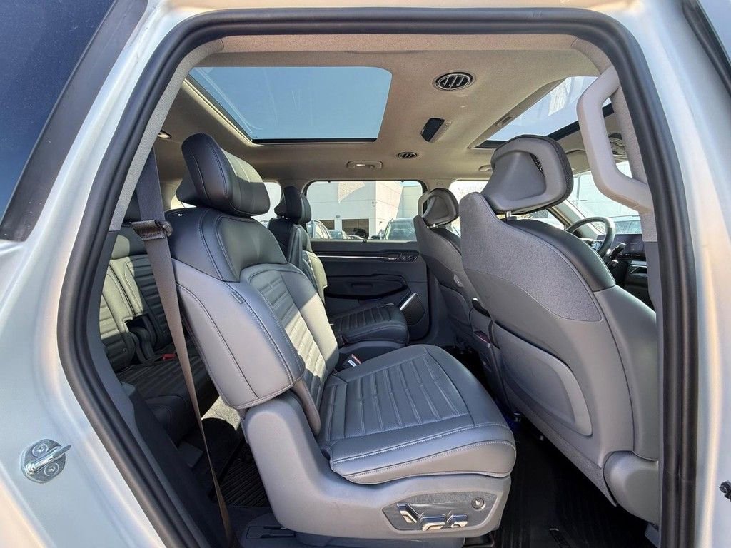 Used 2024 Kia EV9 Land AWD/4WD image 13