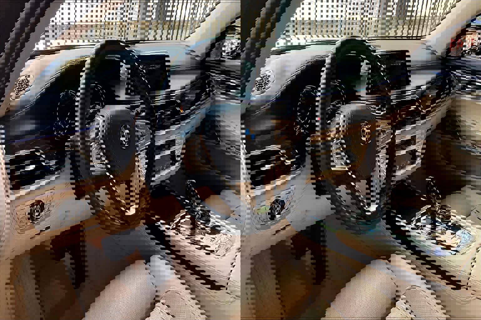 Used 2018 BMW 750i image 17