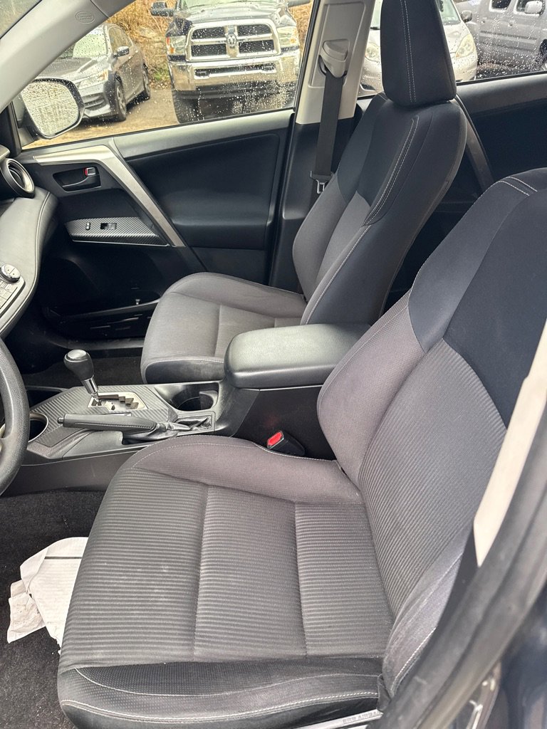 Used 2013 Toyota RAV4 XLE image 10