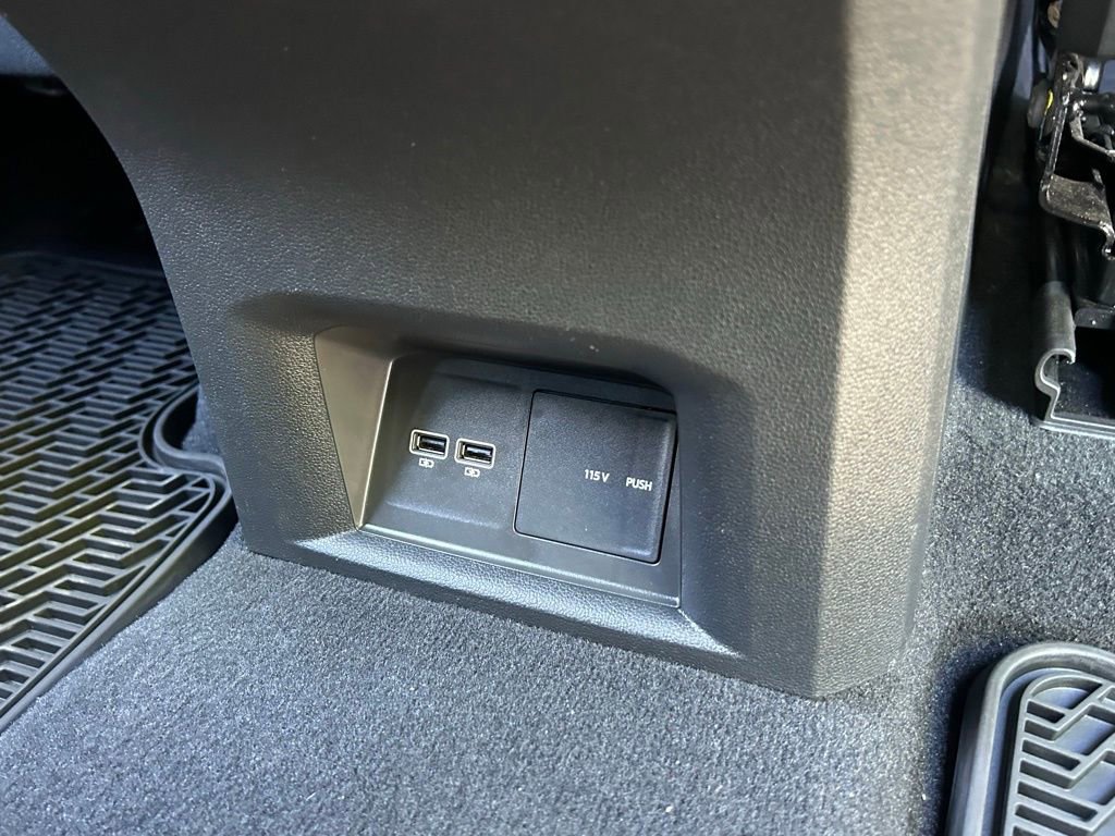 Used 2020 Volkswagen Atlas Cross Sport SE w/ Towing Package image 46