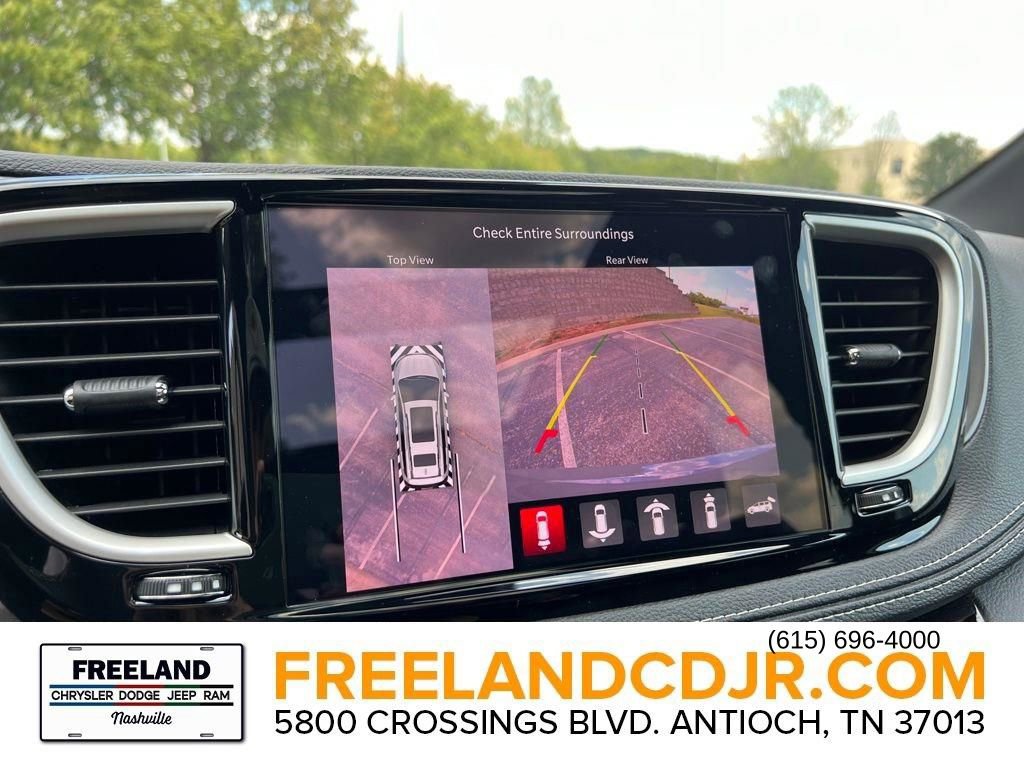 New 2025 Chrysler Pacifica Select image 33