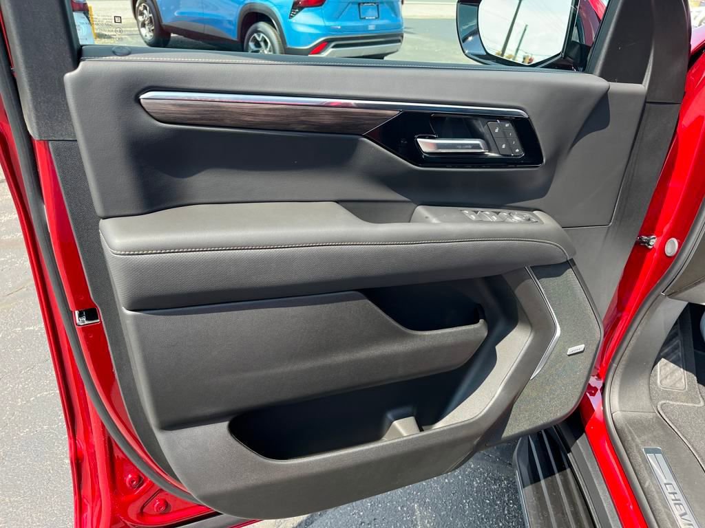 New 2025 Chevrolet Tahoe Premier w/ Sun And Tow Package image 19