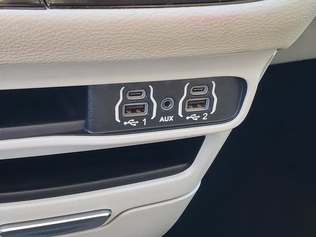 Used 2021 Chrysler Pacifica Touring w/ Cold Weather Group FWD image 22