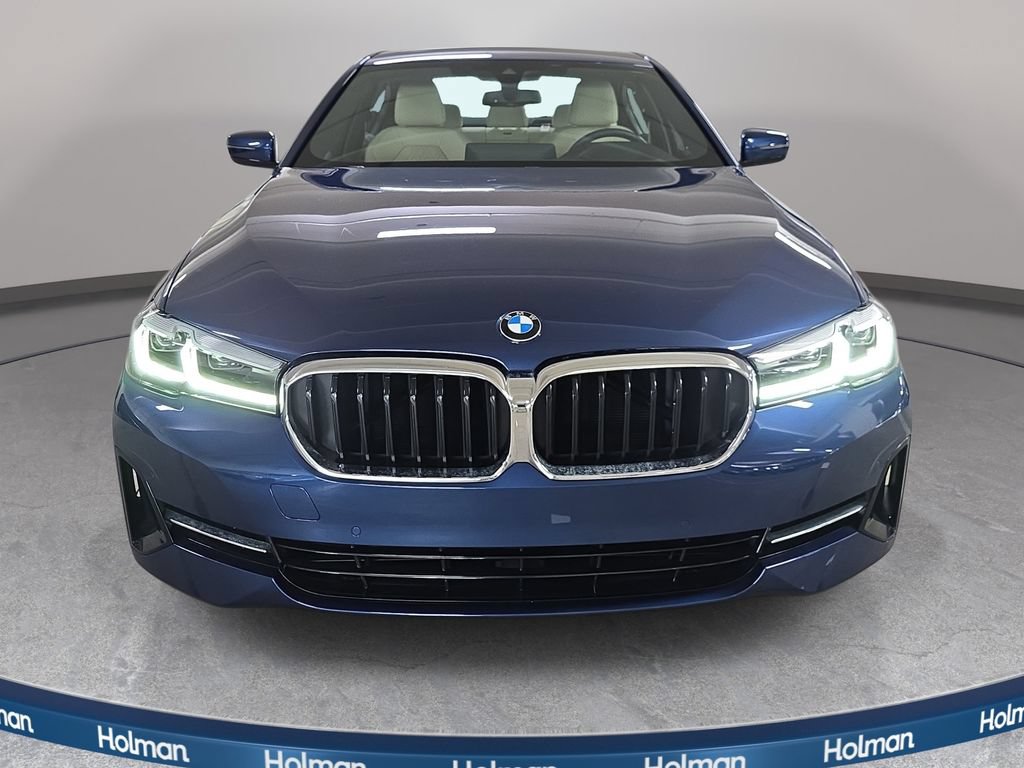 Used 2023 BMW 530i w/ Premium Package RWD image 3
