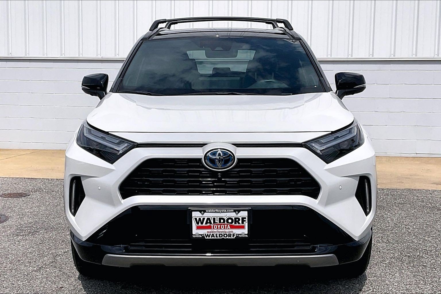 Used 2023 Toyota RAV4 XSE AWD/4WD image 3