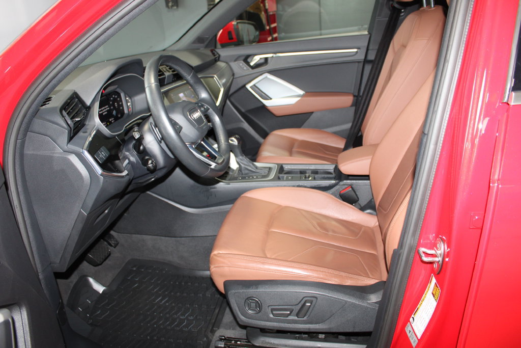 Used 2022 Audi Q3 2.0T Premium Plus w/ Premium Plus Package AWD/4WD image 9