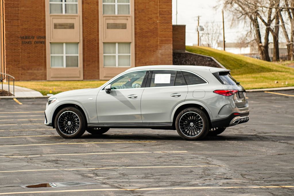 Used 2025 Mercedes-Benz GLC 350e 4MATIC image 7