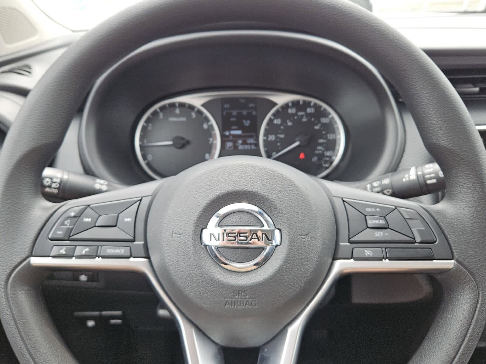 Used 2021 Nissan Kicks S FWD image 11