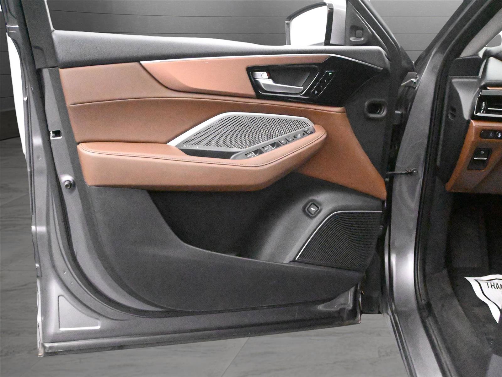 Certified 2022 Acura MDX SH-AWD w/ Technology Package image 8