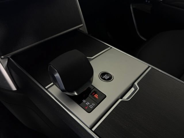 Used 2025 Land Rover Range Rover SE AWD/4WD image 19