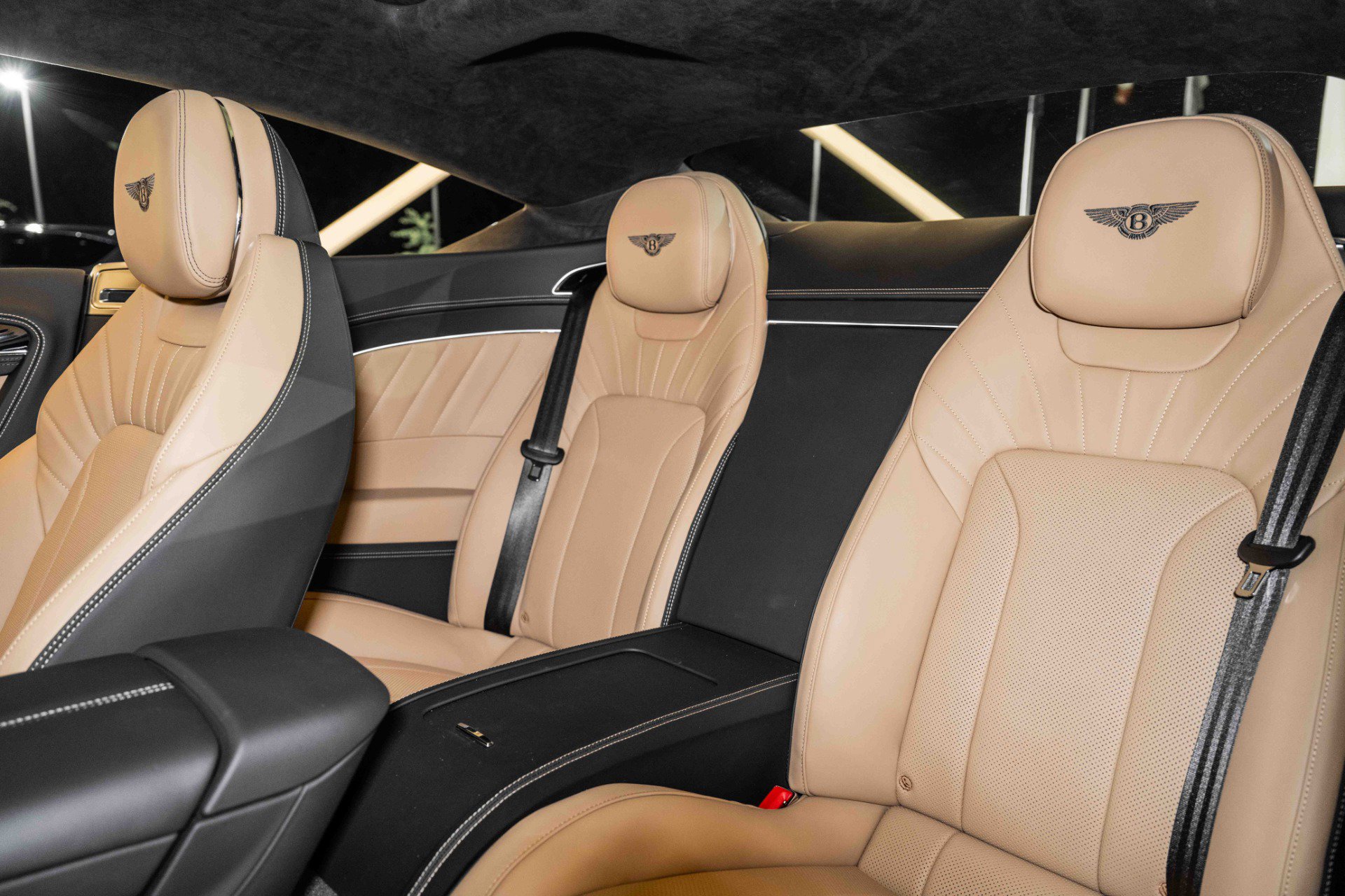 Used 2024 Bentley Continental GT V8 image 19