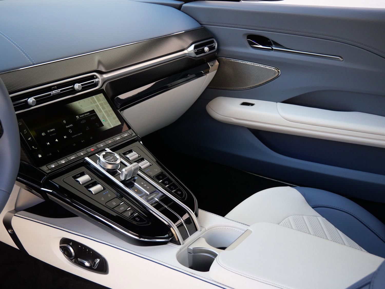 New 2026 Aston Martin V8 Vantage S image 18