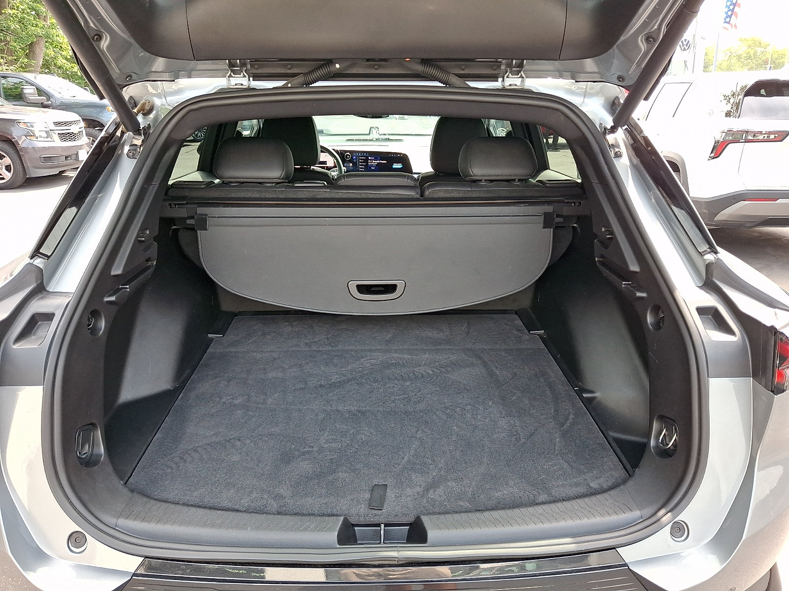 Certified 2025 Chevrolet Equinox EV LT w/ Convenience Package FWD image 30