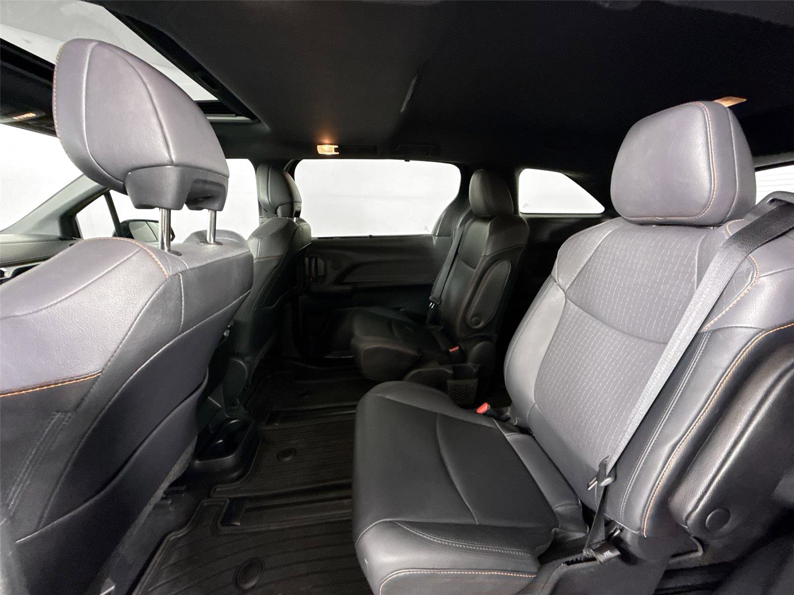 Certified 2022 Toyota Sienna XSE image 32
