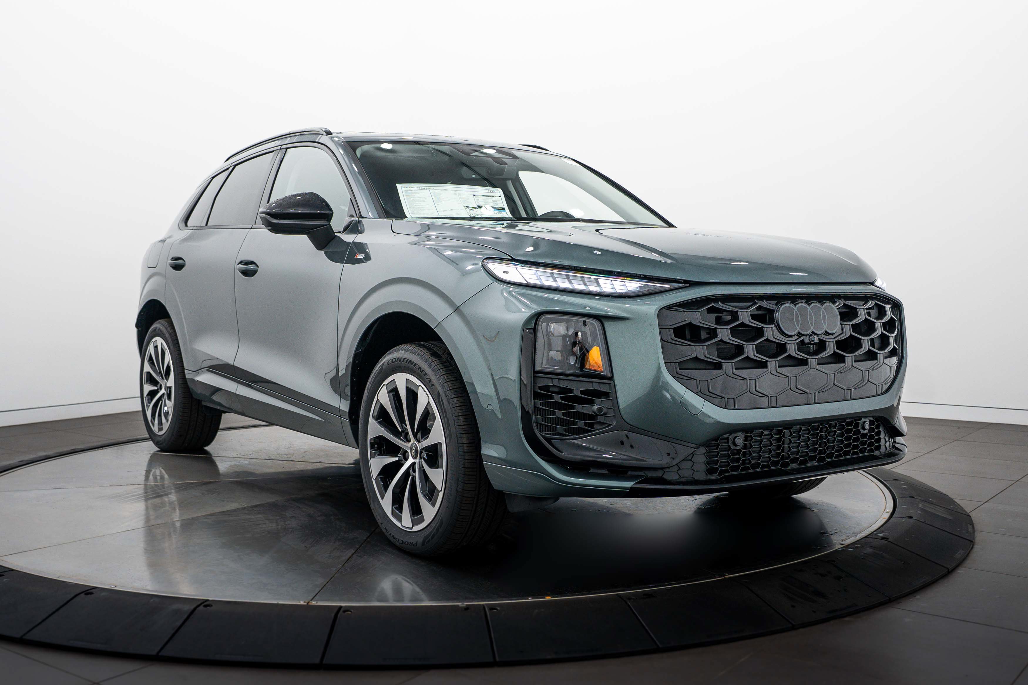 New 2026 Audi Q3 quattro 2.0T AWD/4WD image 2