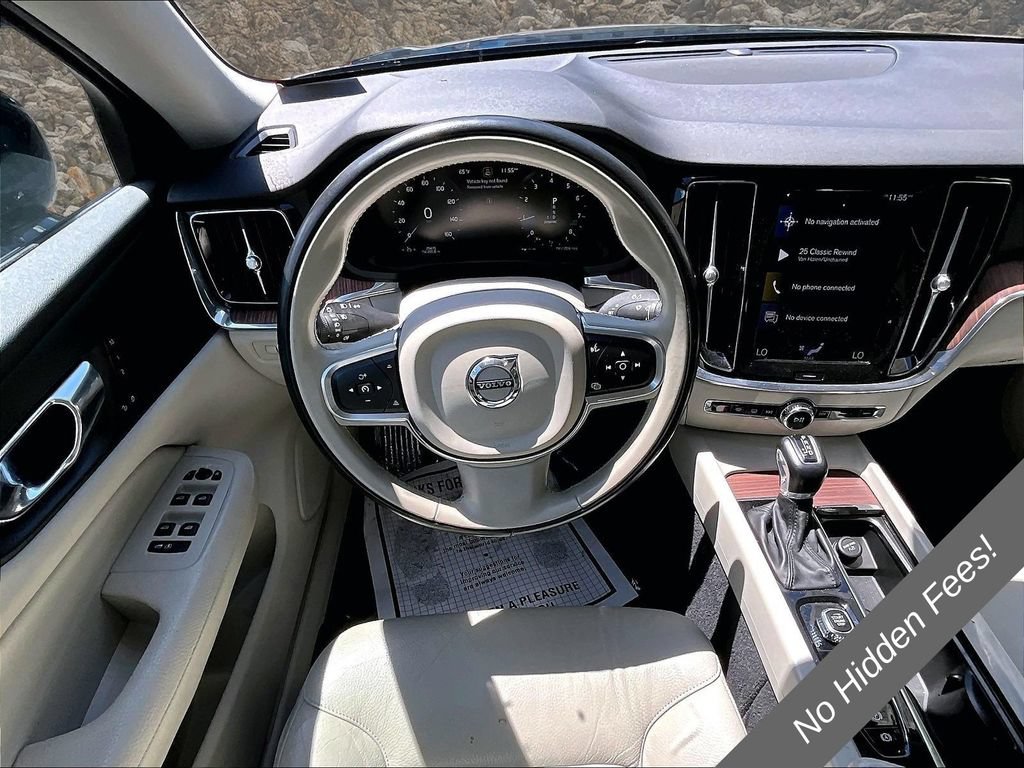 Used 2021 Volvo S60 T5 Momentum FWD image 5