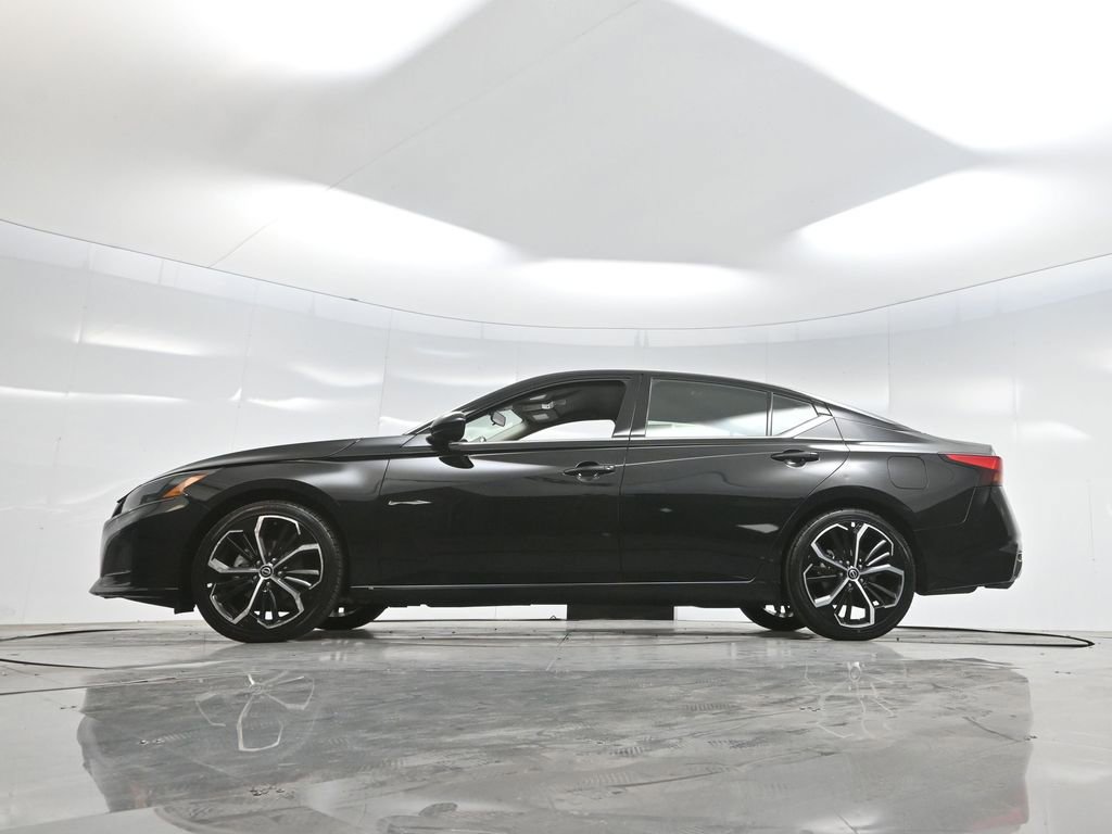 Used 2023 Nissan Altima 2.5 SR image 56