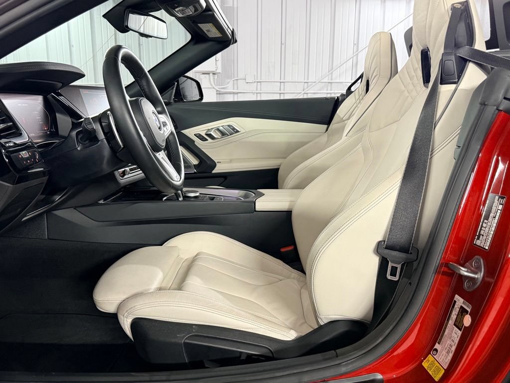 Used 2022 BMW Z4 M40i w/ Premium Package RWD image 18