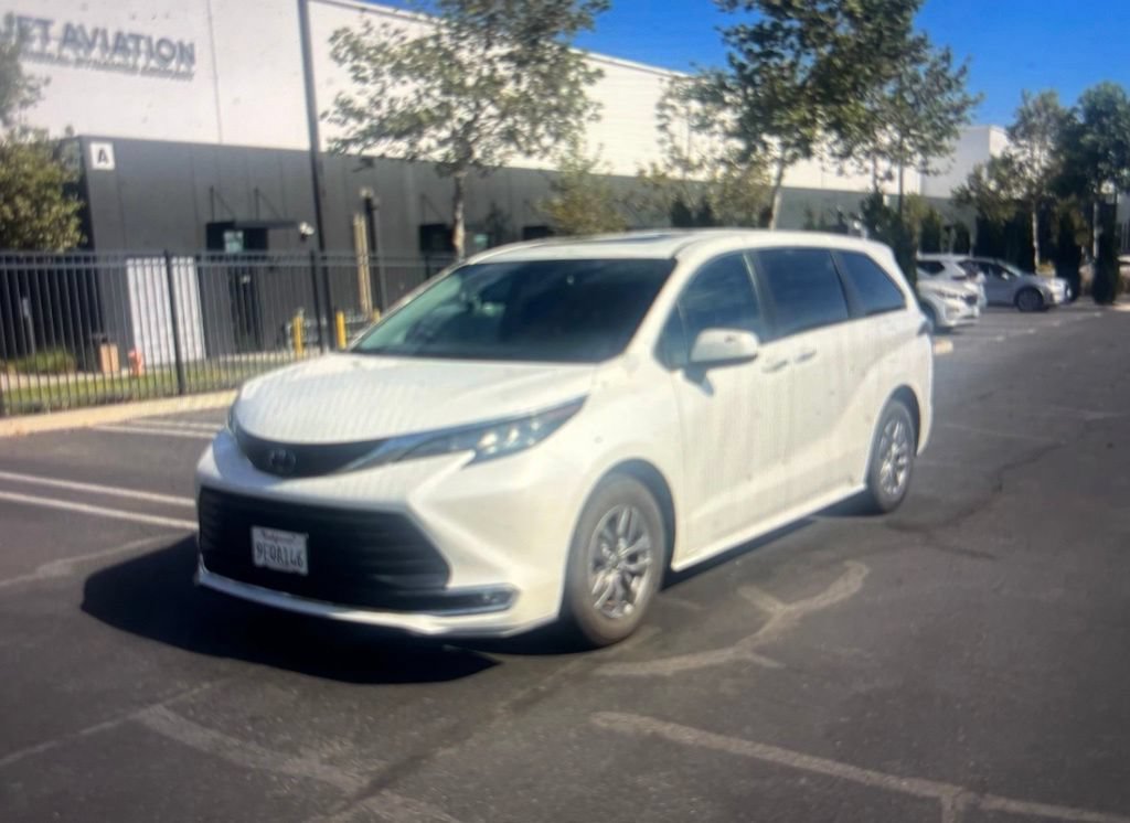 Used 2023 Toyota Sienna XLE