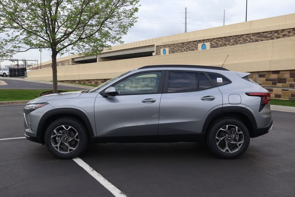 New 2026 Chevrolet Trax LT w/ Driver Confidence Package FWD image 4