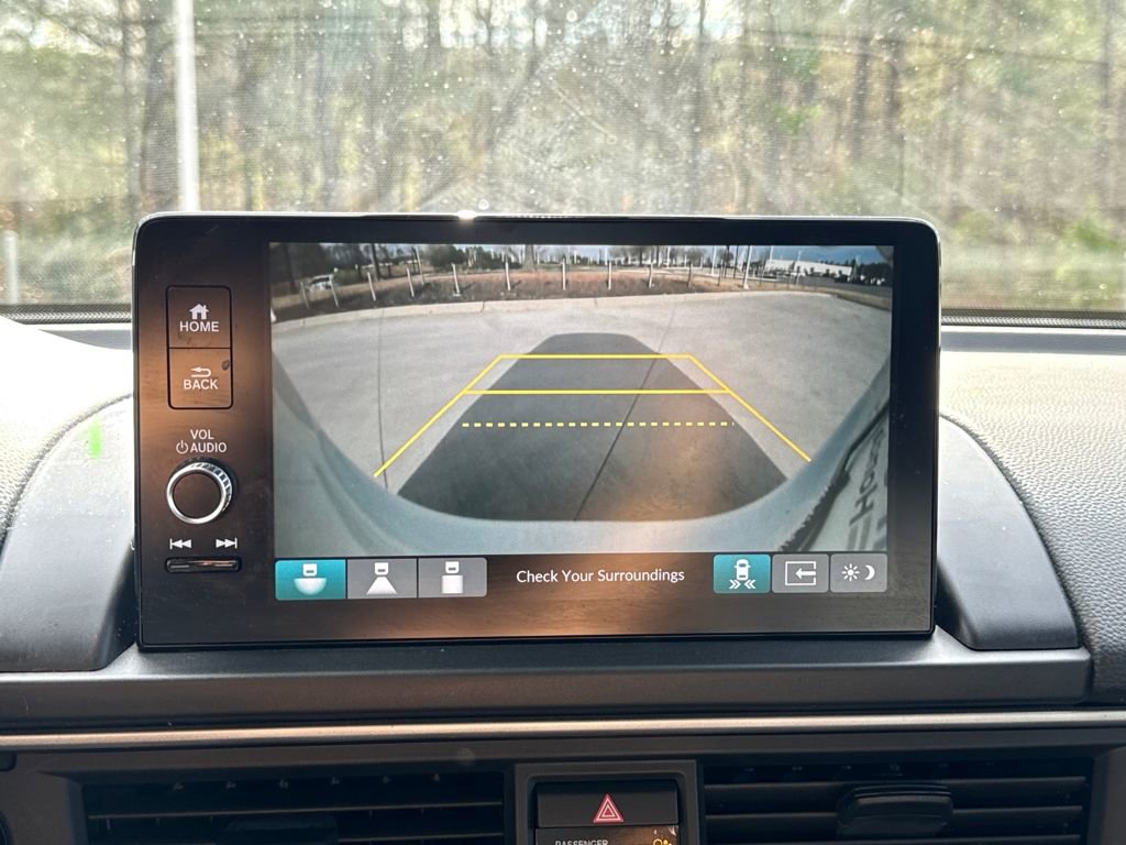 Used 2025 Honda Pilot Touring image 24