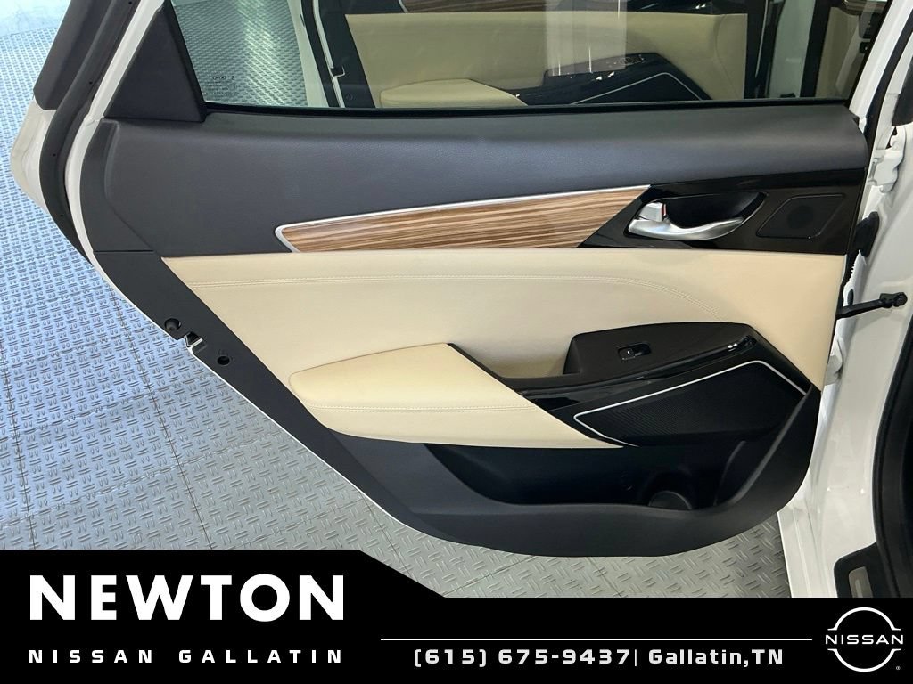 Used 2018 Kia Cadenza Premium w/ Luxury Package FWD image 38