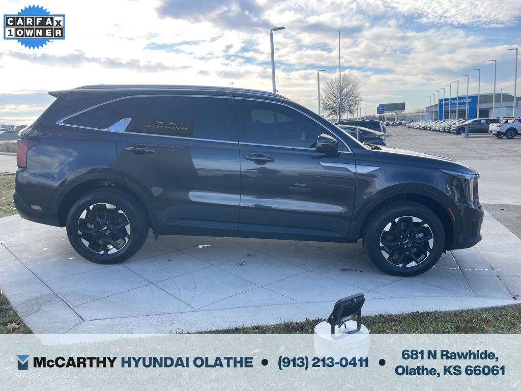 Used 2025 Kia Sorento S image 18
