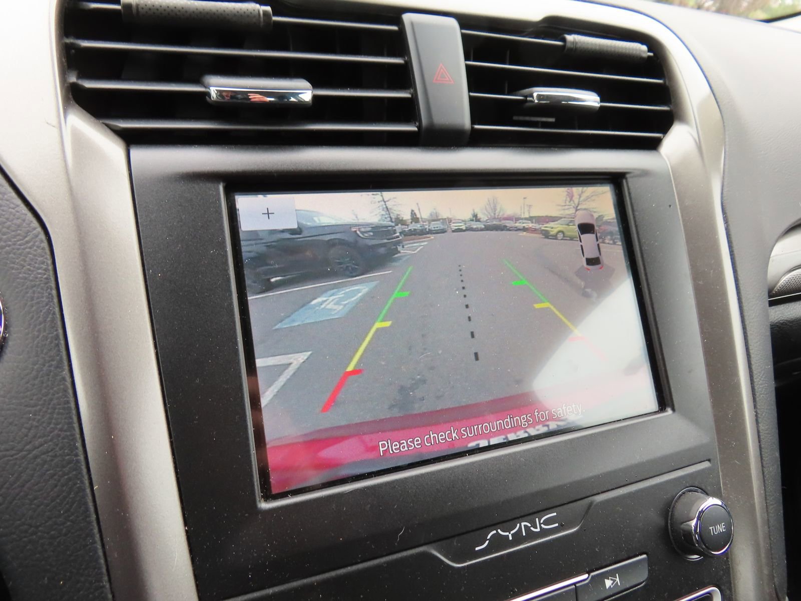 Used 2019 Ford Fusion SE image 24