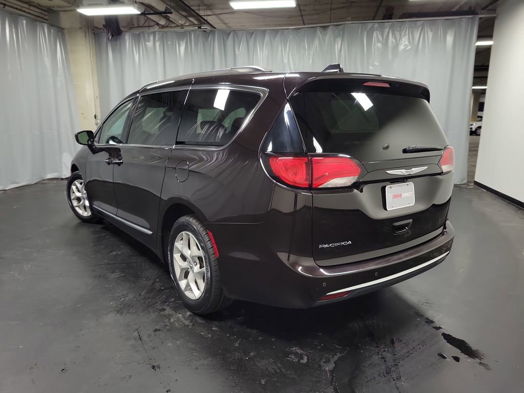 Used 2017 Chrysler Pacifica Touring-L w/ Tire & Wheel Group image 7