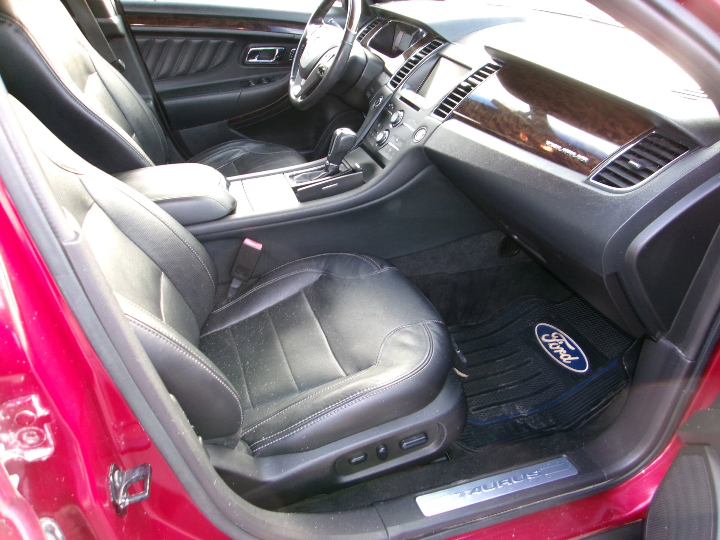 Used 2015 Ford Taurus Limited image 9