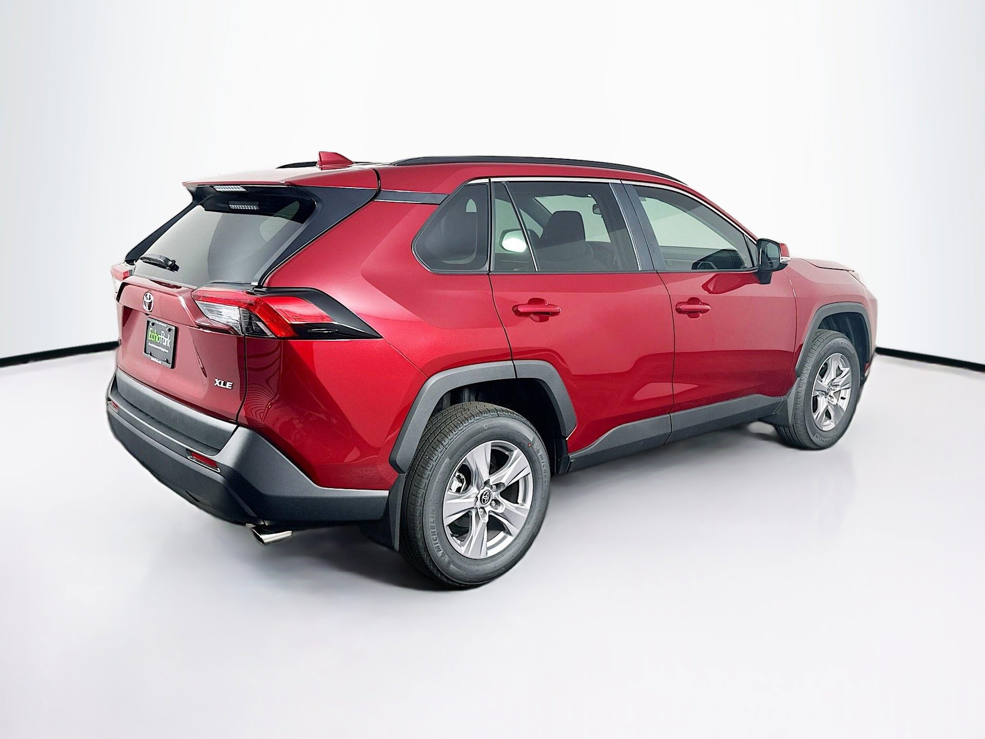 Used 2025 Toyota RAV4 XLE w/ Convenience Package image 9