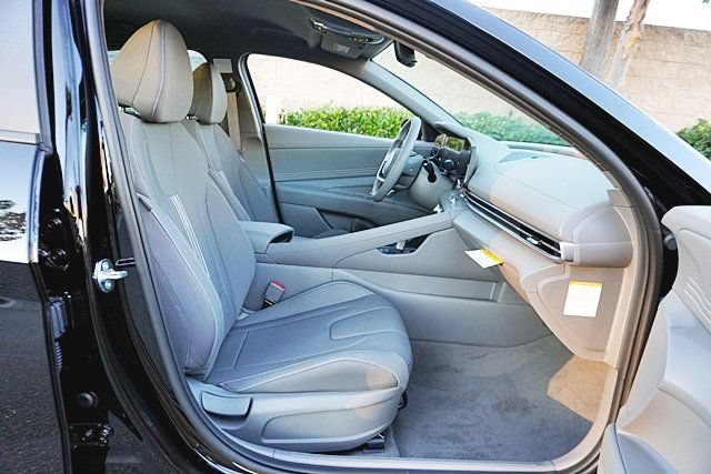 New 2026 Hyundai Elantra Sport FWD image 15