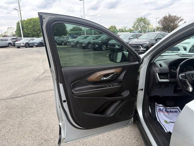 Used 2018 GMC Terrain SLE w/ Driver Convenience Package FWD image 25