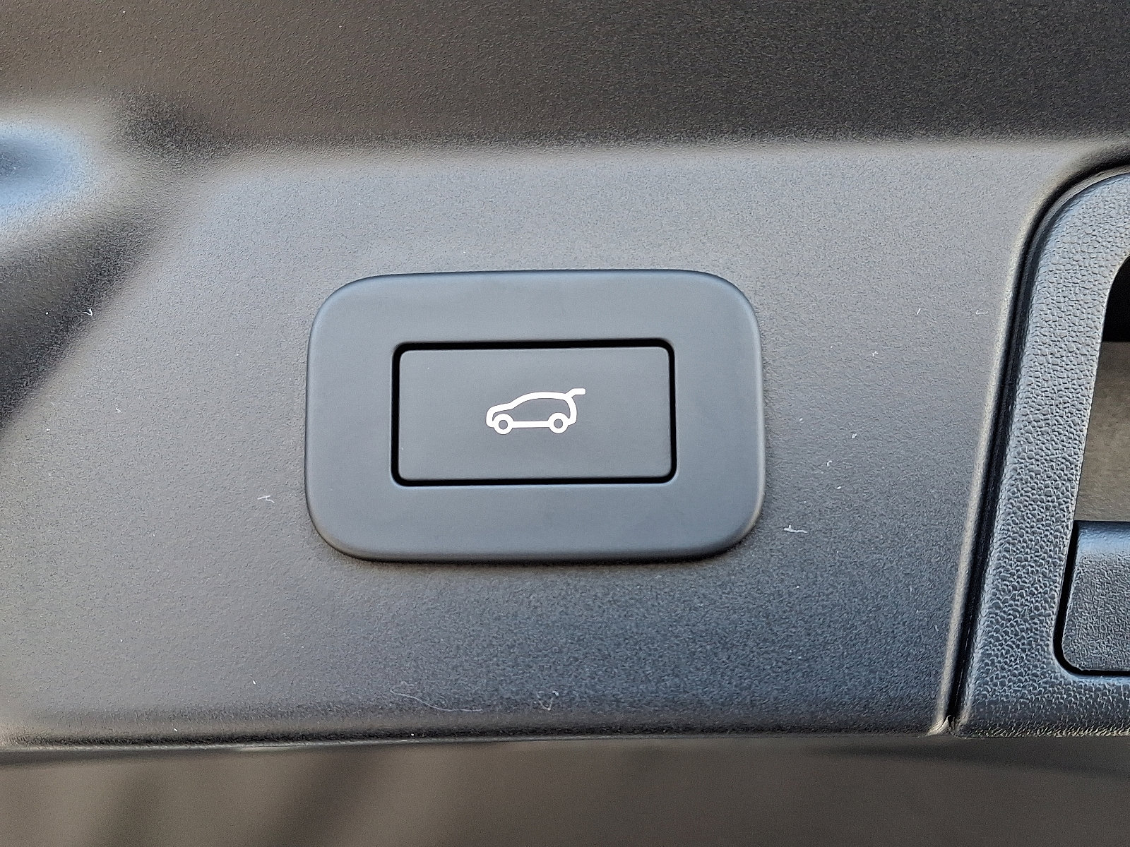 Used 2025 Land Rover Range Rover Velar S image 31