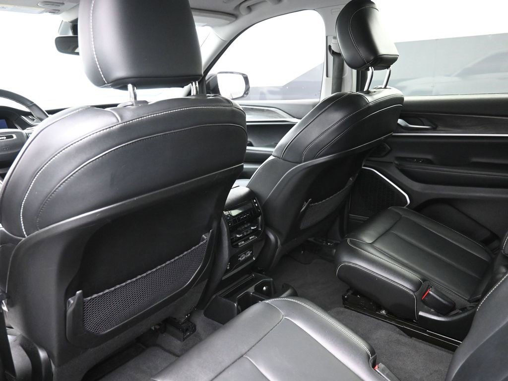 Used 2022 Jeep Grand Cherokee L Limited image 2