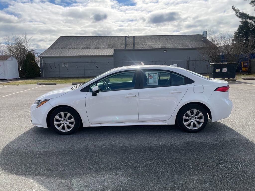Used 2023 Toyota Corolla LE FWD image 9