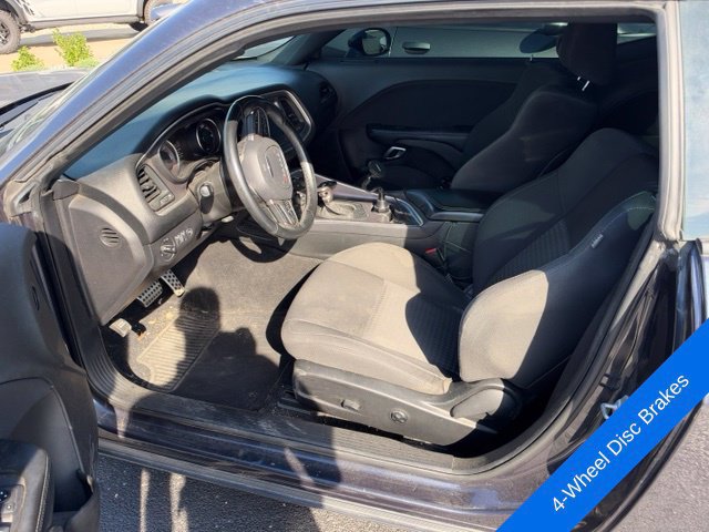 Used 2019 Dodge Challenger R/T w/ Driver Convenience Group RWD image 9
