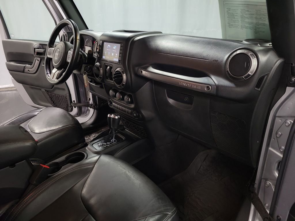 Used 2018 Jeep Wrangler Unlimited Sahara image 24