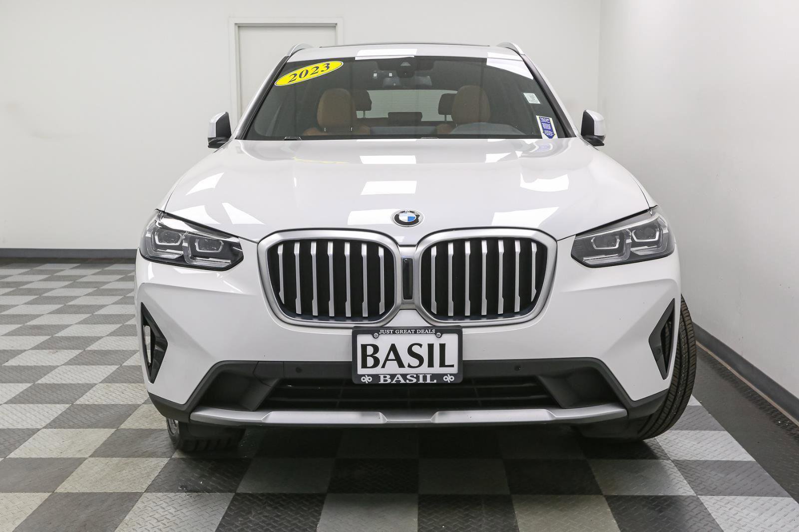 Used 2023 BMW X3 xDrive30i w/ Premium Package image 3