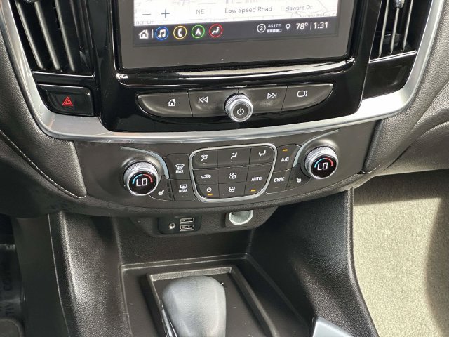 Used 2023 Chevrolet Traverse LT w/ LT Premium Package AWD/4WD image 18